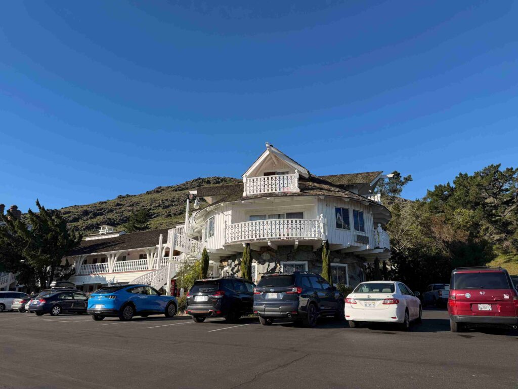 Madonna Inn (©Melanie Lee)