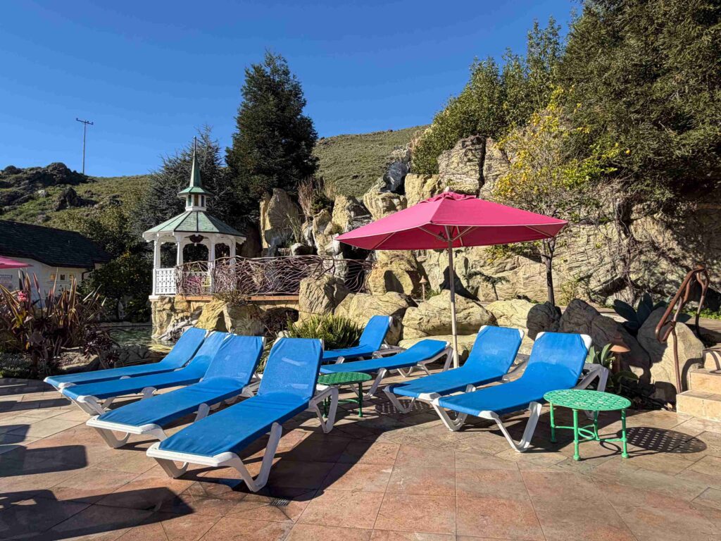 Pool area at Madonna Inn (©Melanie Lee)