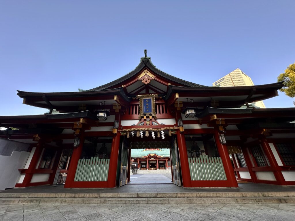 Jet Lag Brought Me to Hie Shrine at 6AM (©Melanie Lee)