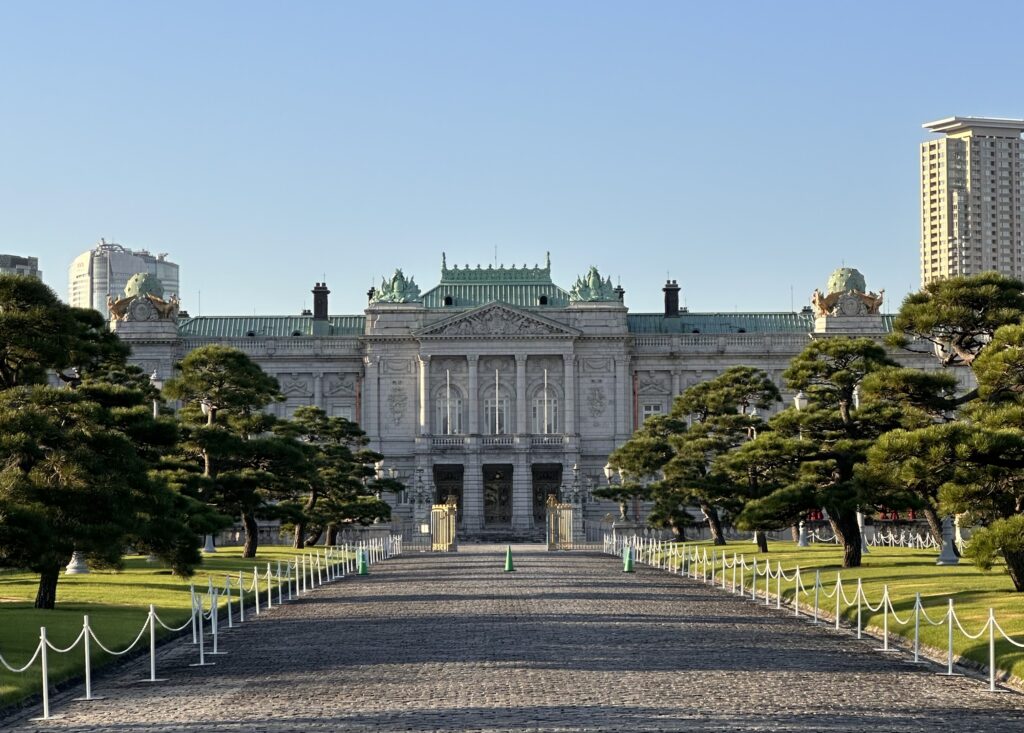 Akasaka Palace in the morning (©Melanie Lee)