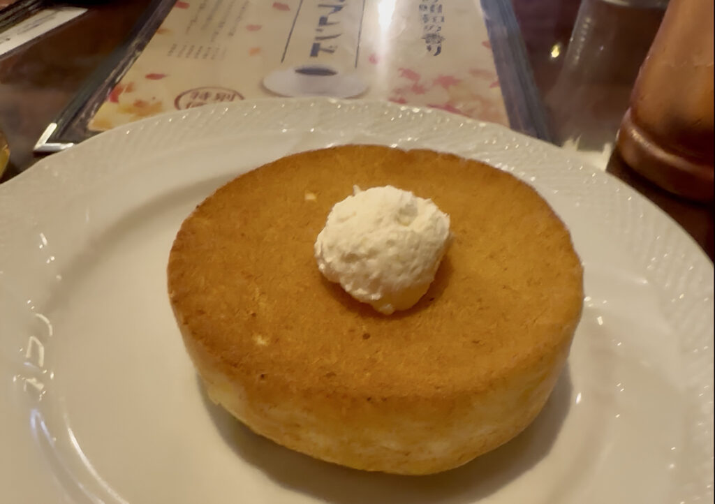 Souffle Pancakes at Hoshino Coffee (©Melanie Lee)