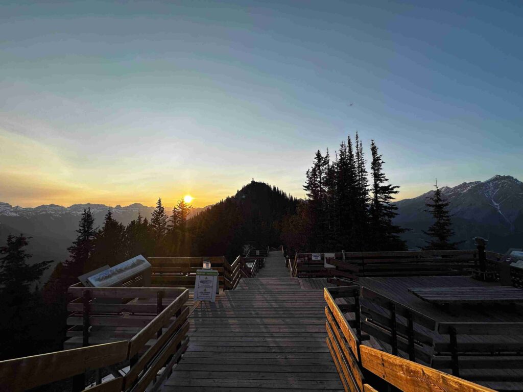 Banff Gondola Summit Sunset Views (©Melanie Lee)