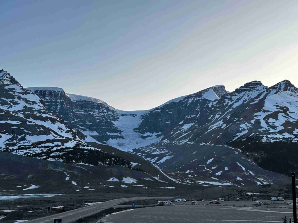 Glacier View Lodge View of Athabasca Glacier (©Melanie Lee)