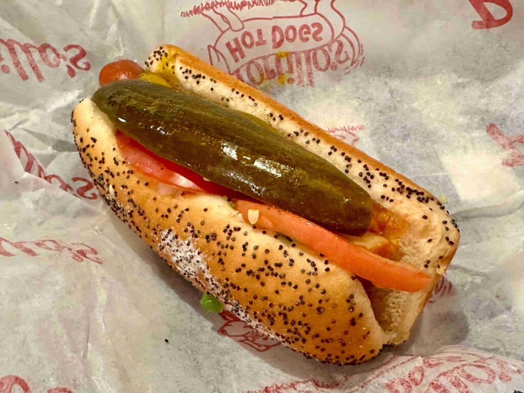 Portillo's Hot Dog (©Melanie Lee)
