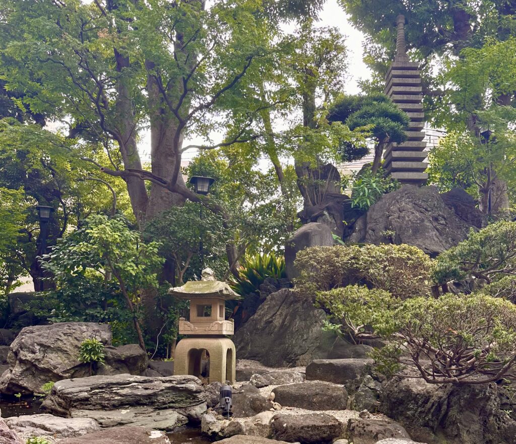 Gardens at Shinjuku Sun Park Hotel (©Melanie Lee)