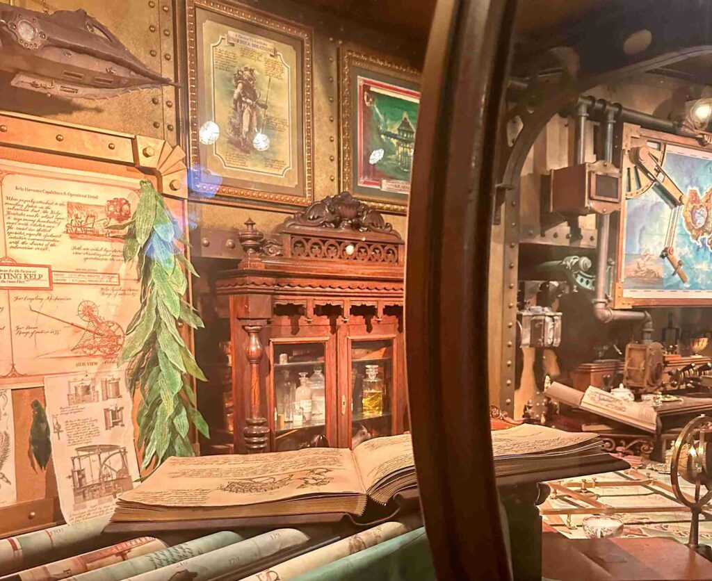 Ride Queue for 20,000 Leagues Under the Sea at Tokyo DisneySea (©Melanie Lee)