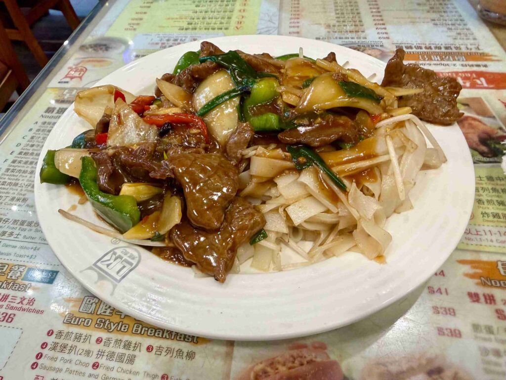 Noodles at Lung Kee Restaurant in Sheung Wan (©Melanie Lee)