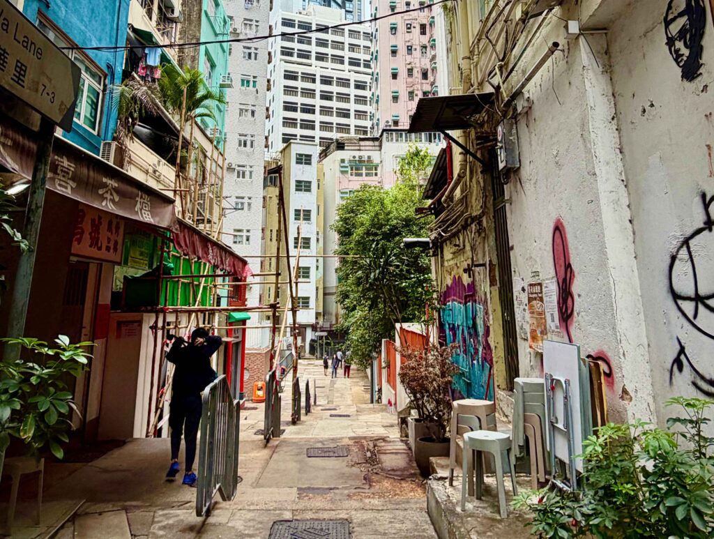Sheung Wan Alley (©Melanie Lee)