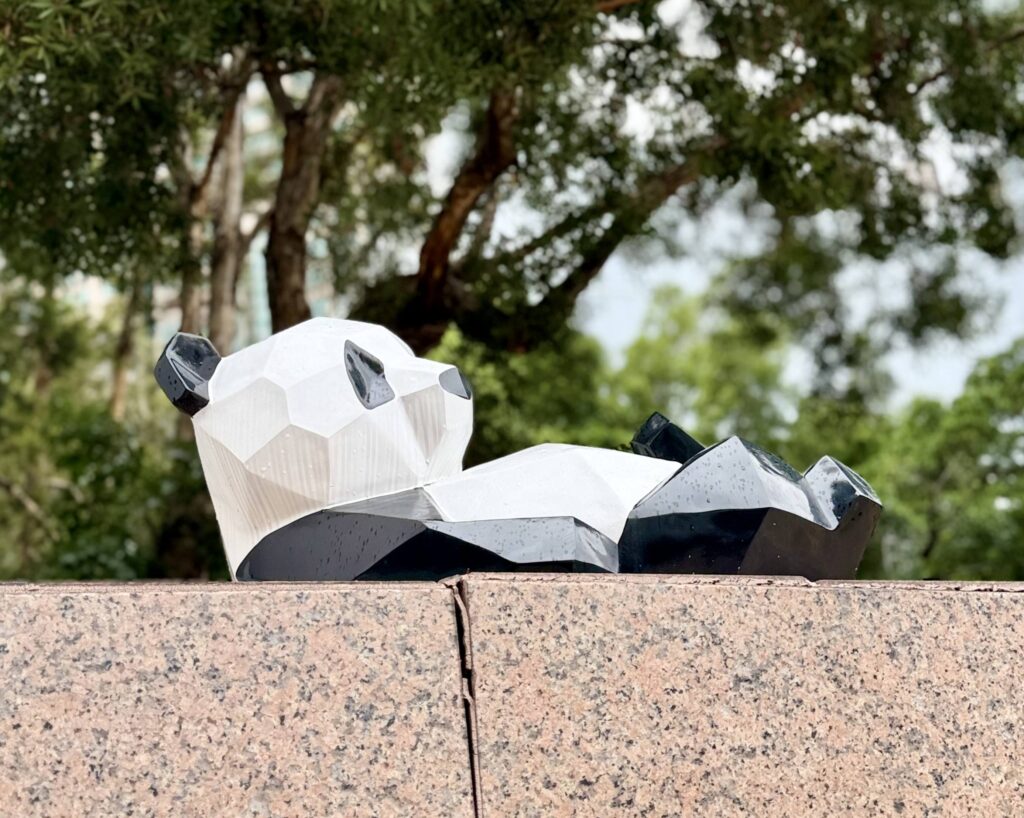 Panda Statue in Kowloon Park (©Melanie Lee)