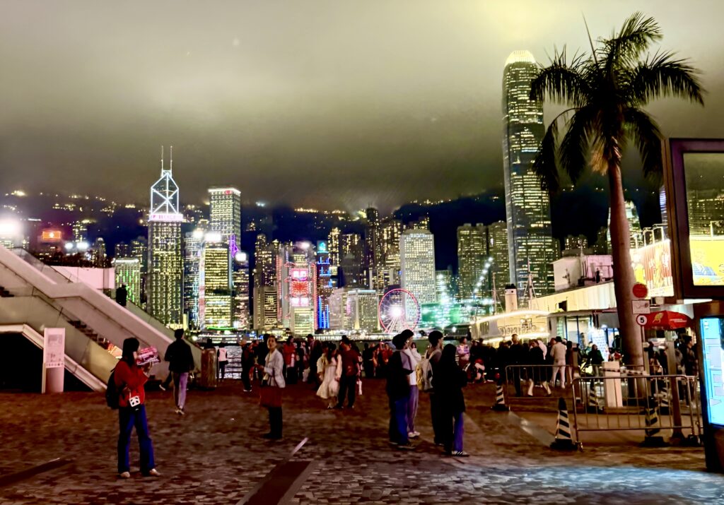Not So Crowded Tsim Sha Tsui (©Melanie Lee)