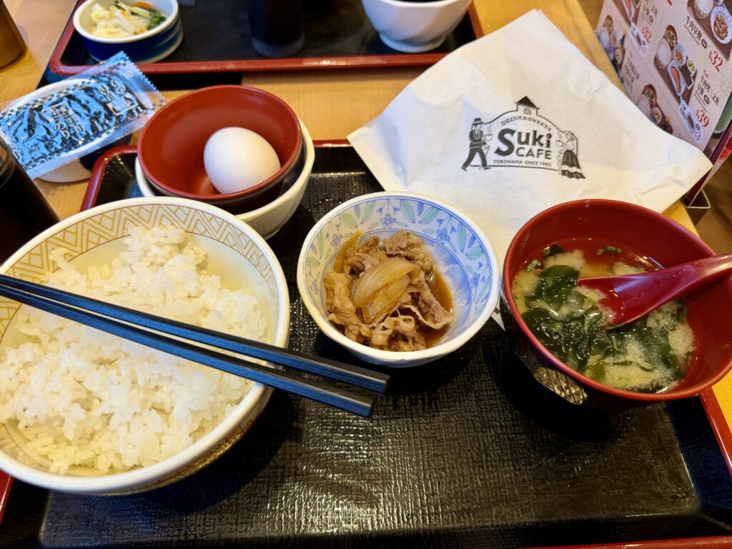 Breakfast at Sukiya (©Melanie Lee)
