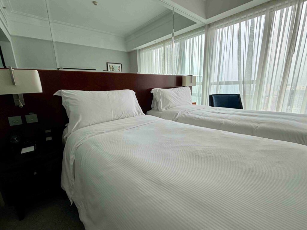 Cordis Hotel Room (©Melanie Lee) (1)