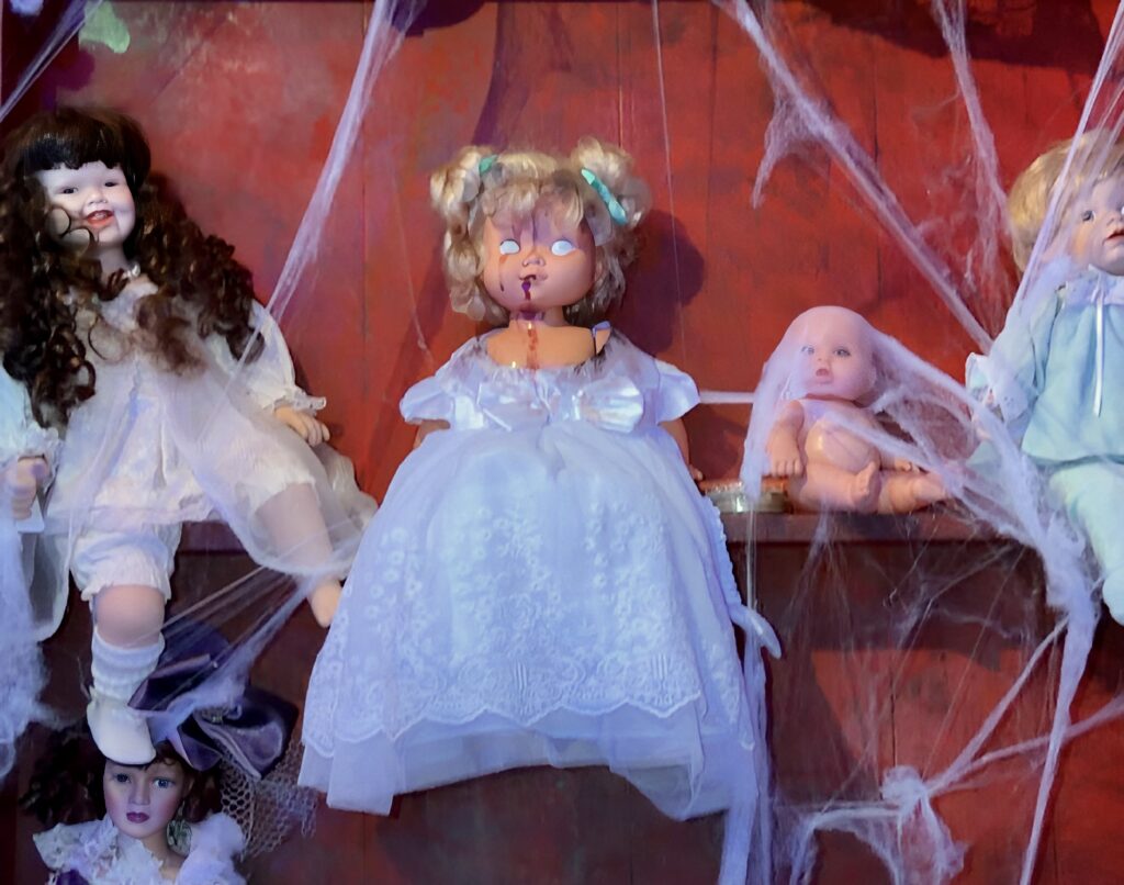 Haunted Inn at Palms (©Melanie Lee)