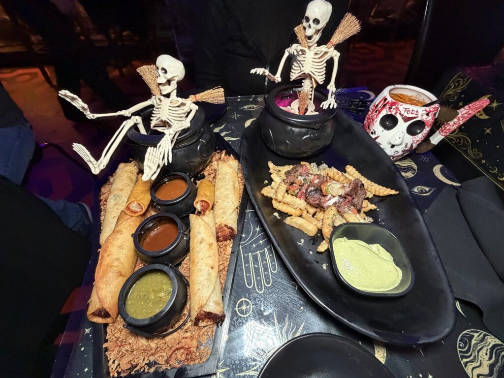 Haunted Inn at Palms (©Melanie Lee)